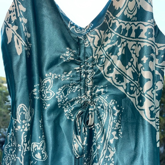 Silky blue and white dress with tie in front! - Picture 2 of 6